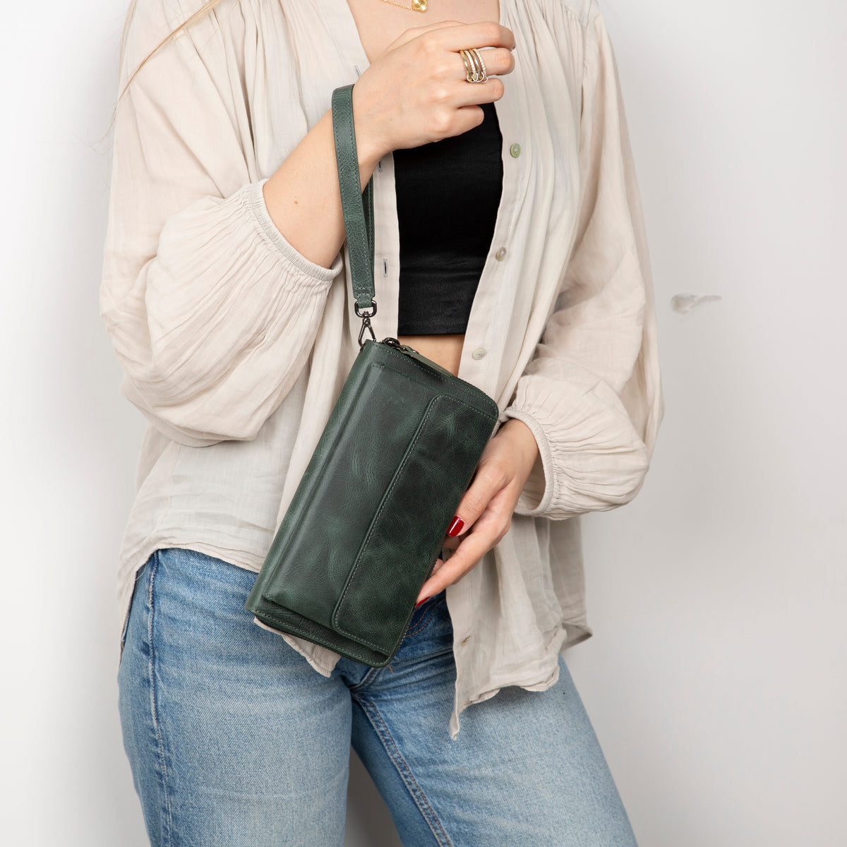 Anchorage Leather Wallet – Phone Holder & 12 Card Slots